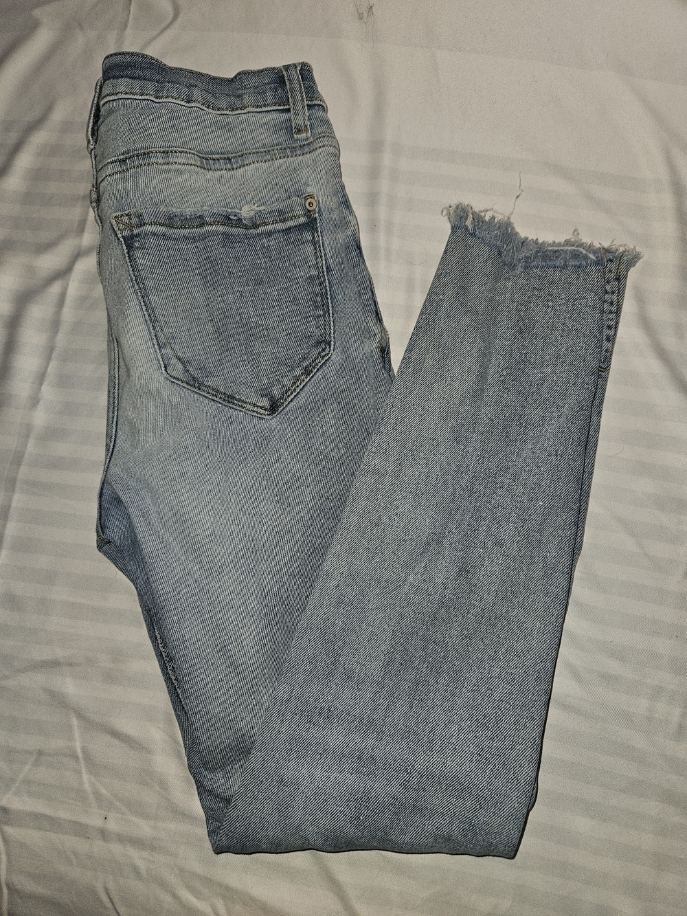 Kensie Girl Light Wash Frayed Hem Women’s Jeans